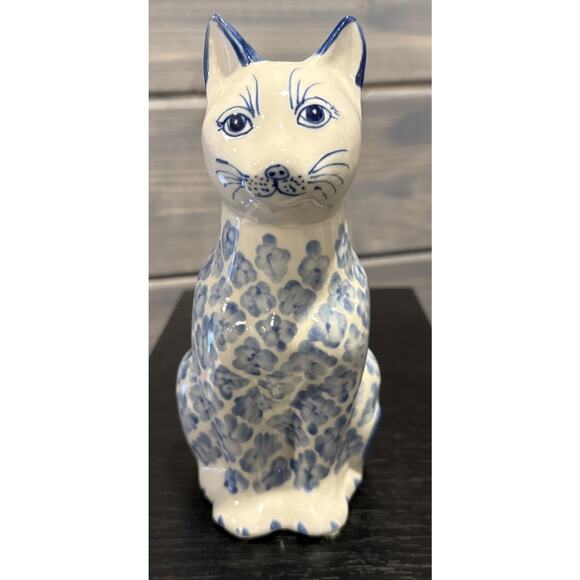 Vintage Blue & White Ceramic Cat Figurine Floral Pattern Made in Thailand - Picture 2 of 9
